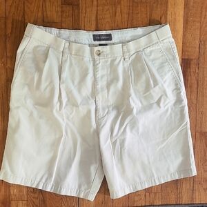 Croft & Barrow Cream Flat Front Summer Shorts 100% Cotton Golf Preppy 38 Mens
